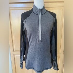 {Lululemon}Pullover 1/2 Zip Long Sleeve reversible gray/black & black size 10